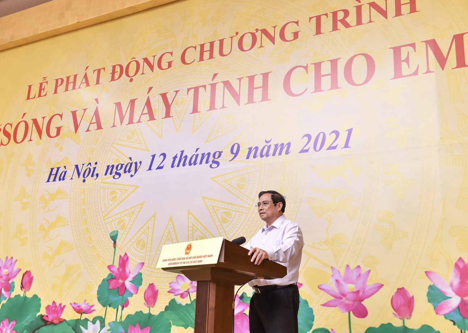 Thủ tướng Phạm Minh Chính kêu gọi chung tay, góp sức hỗ trợ “sóng và máy tính” cho hàng triệu học sinh, sinh viên