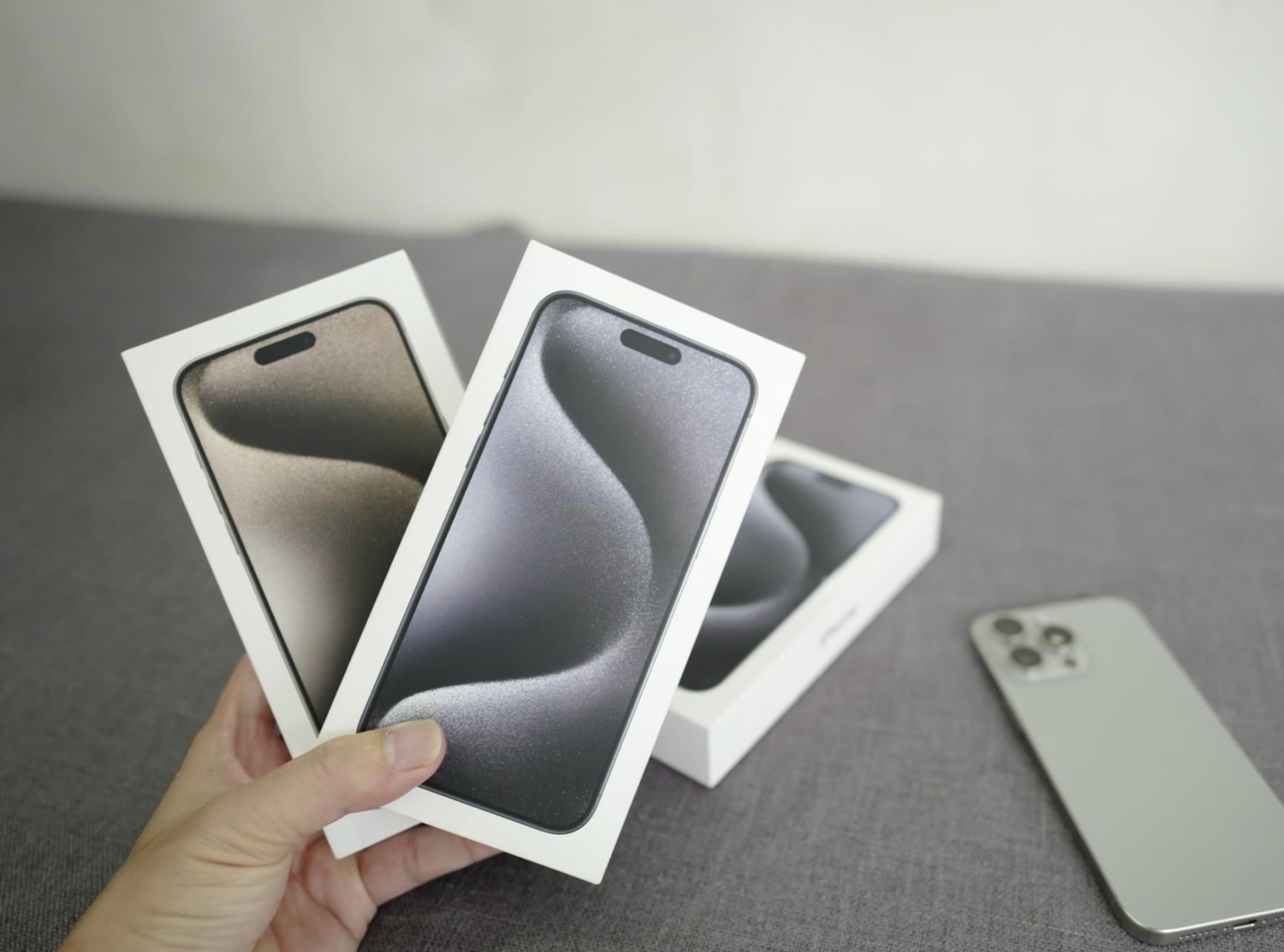 Apple yêu cầu các đại lý uỷ quyền không bán iPhone trên TikTok Shop